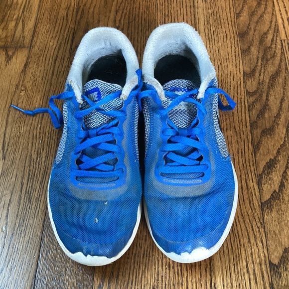 blue nike sneakers - Picture 3 of 5